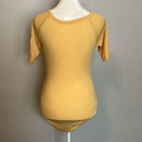 Everlane Ribbed Short Sleeve Bodysuit Yellow Size Small - Picture 4 of 8